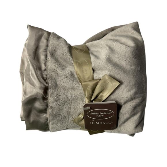 Kathy Ireland Demdaco Baby Taupe Patchwork Plush Blanket Little‎ Snuggles New - Picture 8 of 8